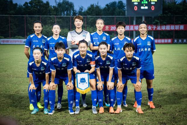 上半场战报：胜利以2-0领先费尔干纳，C罗进球，科曼受伤退场